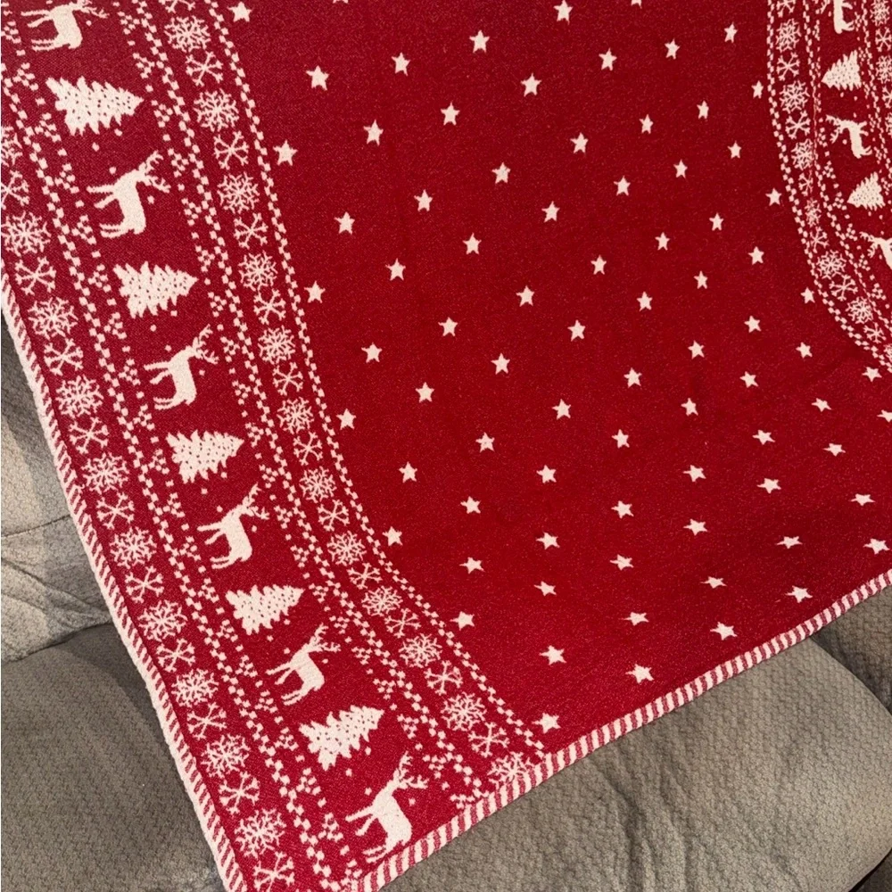 Reversible Christmas Throw Red & White With Stars Reindeer Trees Snowflakes Poms